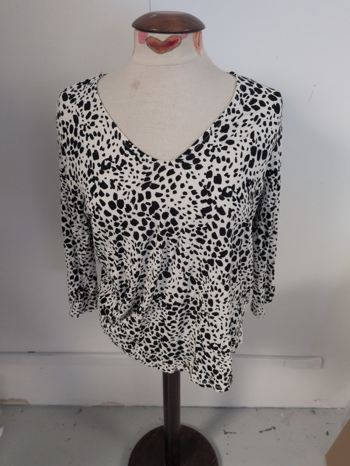 Tu 14 Black And White Leopard Print Long Sleeve Blouse