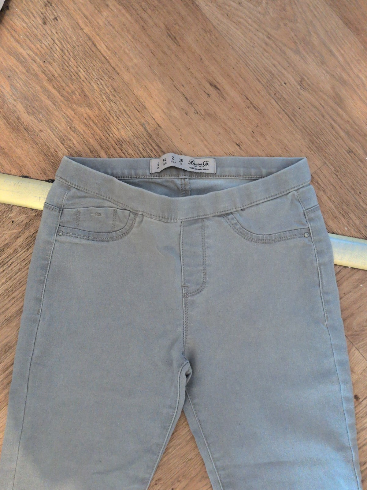 Ladies Denim&Co Size 6 Grey Jegging