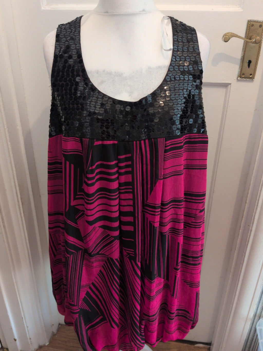 Rogers Rogers 20 Cerise Black Sequins Sleeveless Lined Dress