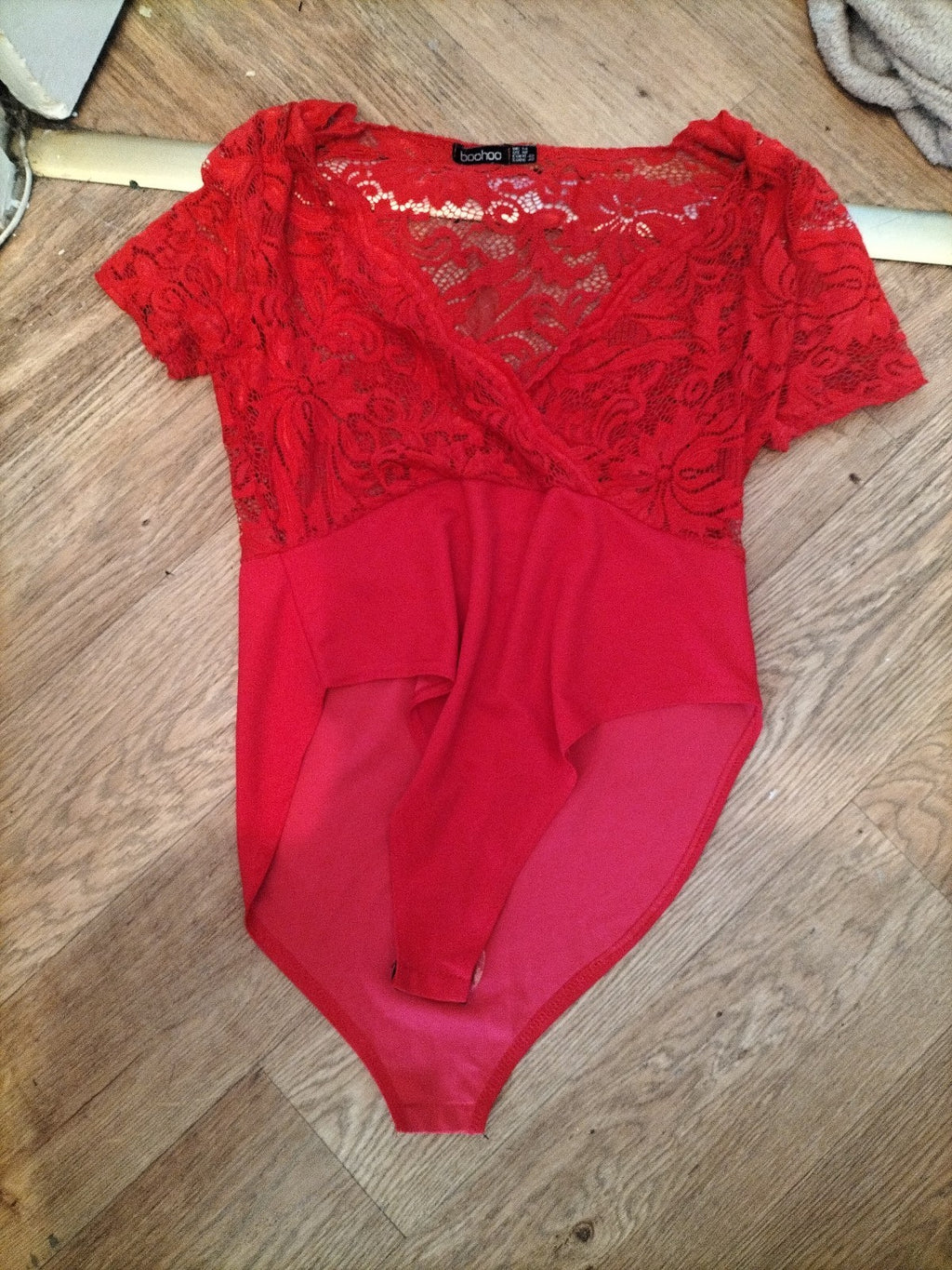 Boohoo 14 Red Lace Short Sleeve Bodysuit