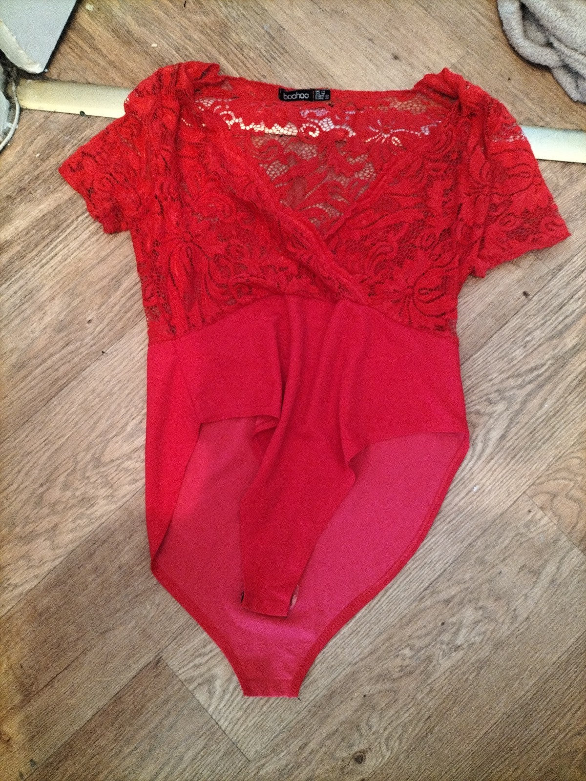 Boohoo 14 Red Lace Short Sleeve Bodysuit