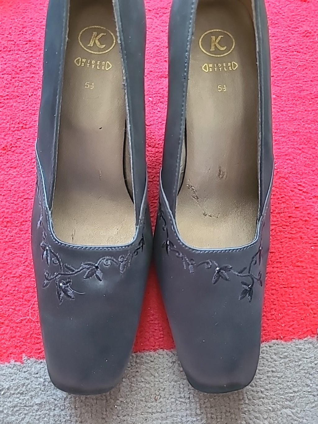 Ladies K Wider Style Size Uk 5.5 Dark Grey Floral Detailed Court Heels