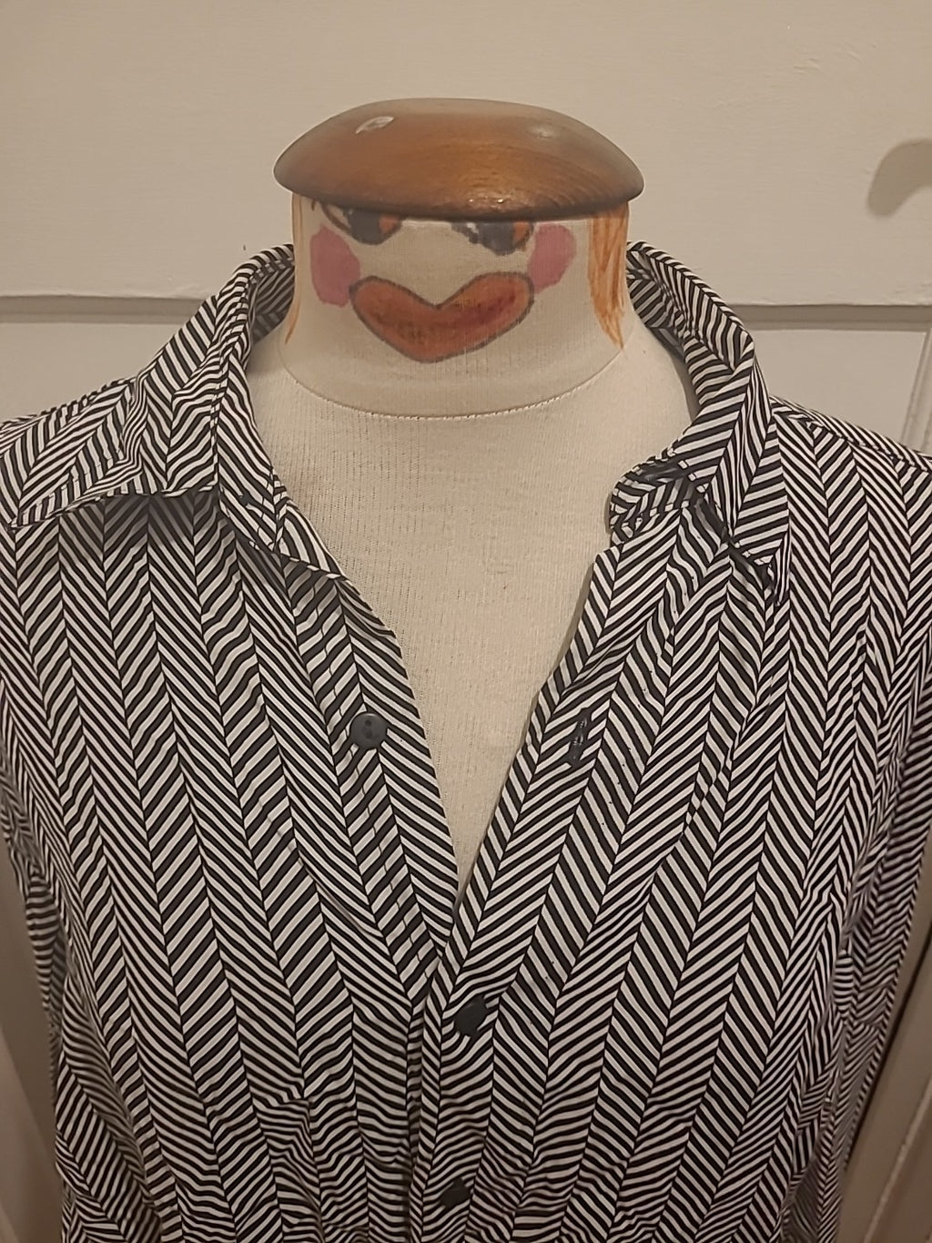 Mens Next Size Medium Black White Eye Catching Long Sleeved Shirt