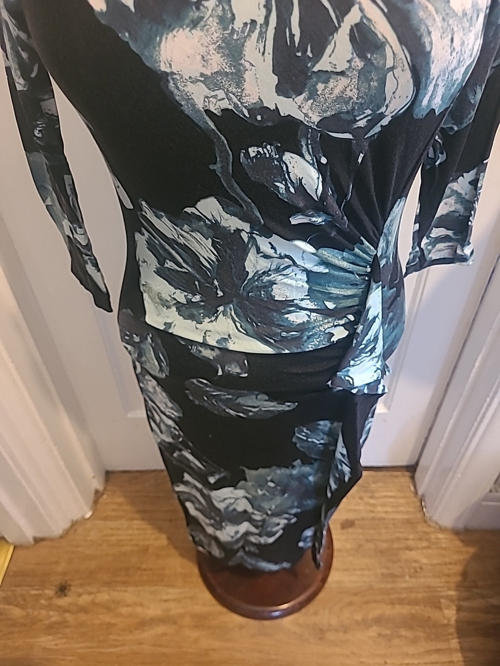 Ladies Per Una Size 8 Green BlCk White Floral Long Sleeved Dress