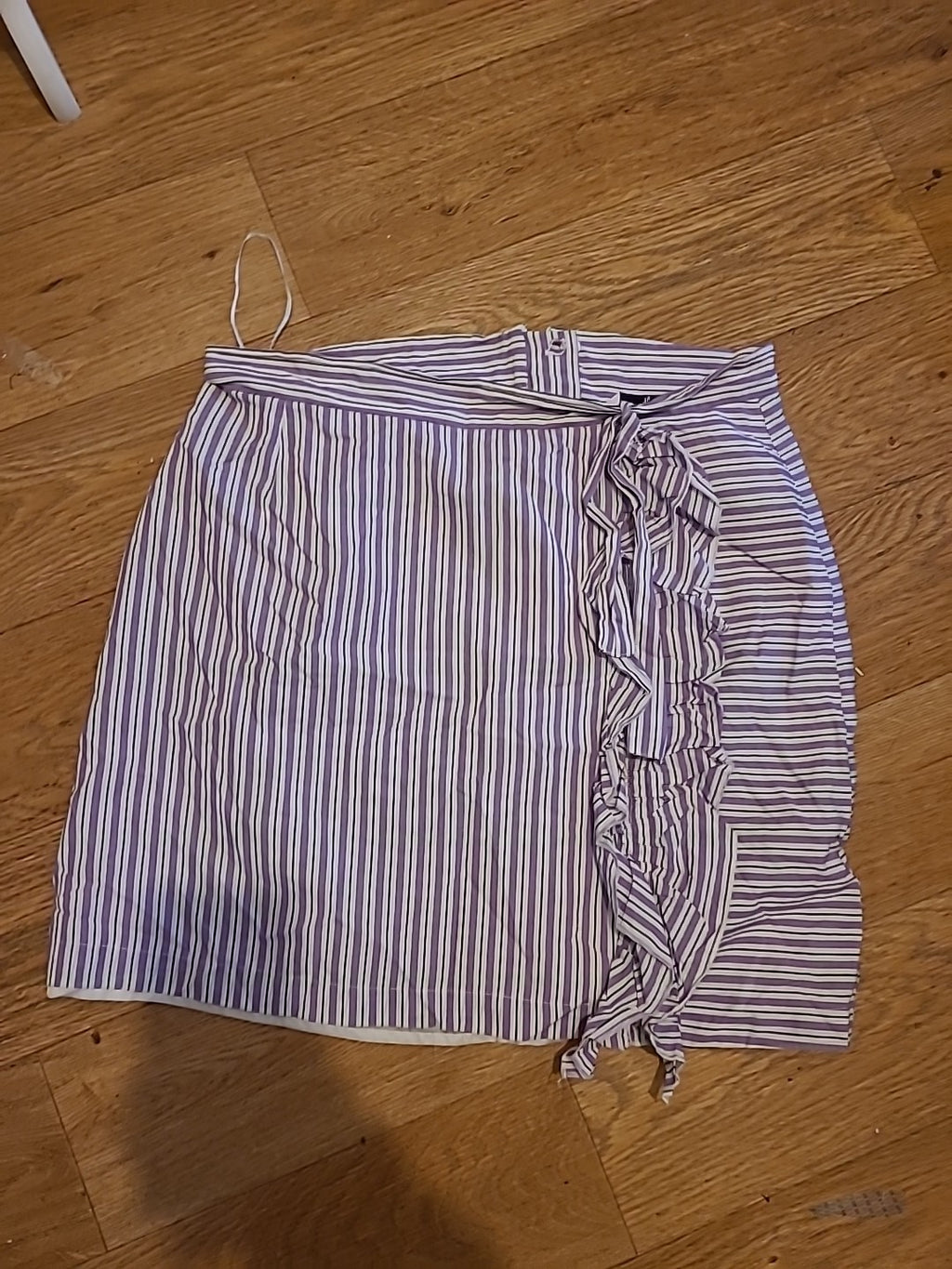 Ladies Tu Size 16 Purple And White Striped Lined Skirt