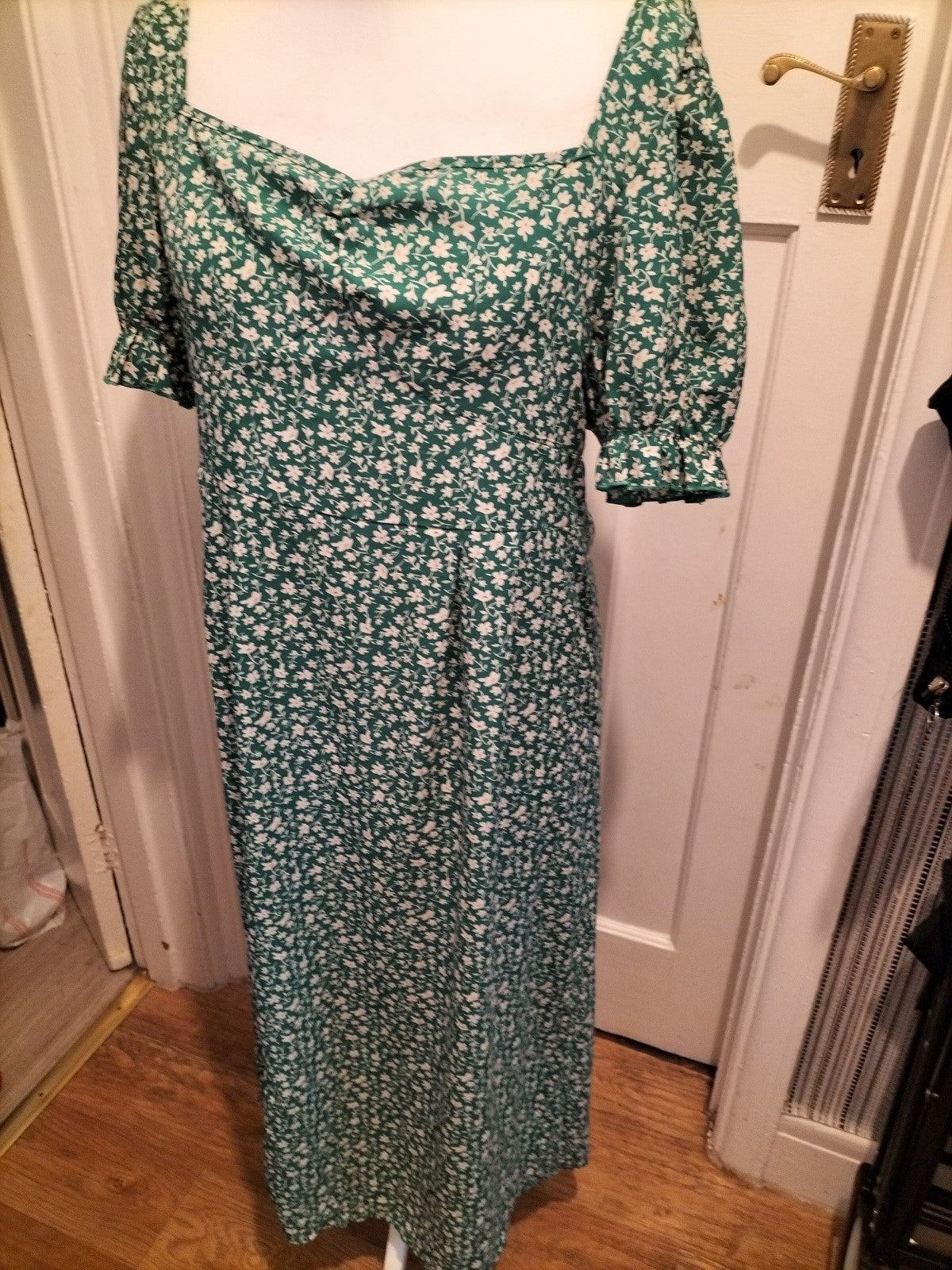Ladies Shein Size XL Green Floral Split Hem Long Length Length Dress