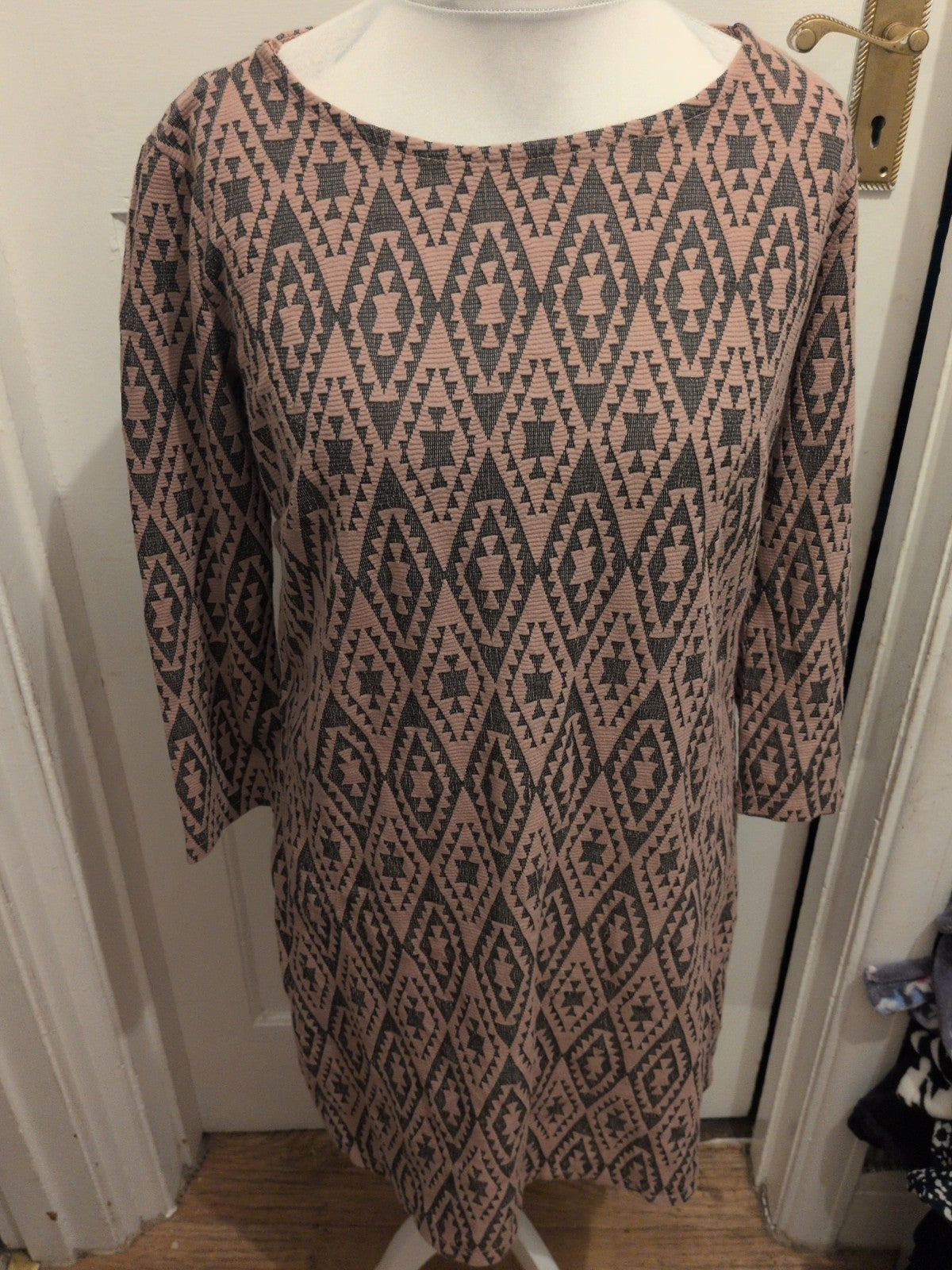 Ladies Large Pink Patterned Dress Long Sleeve