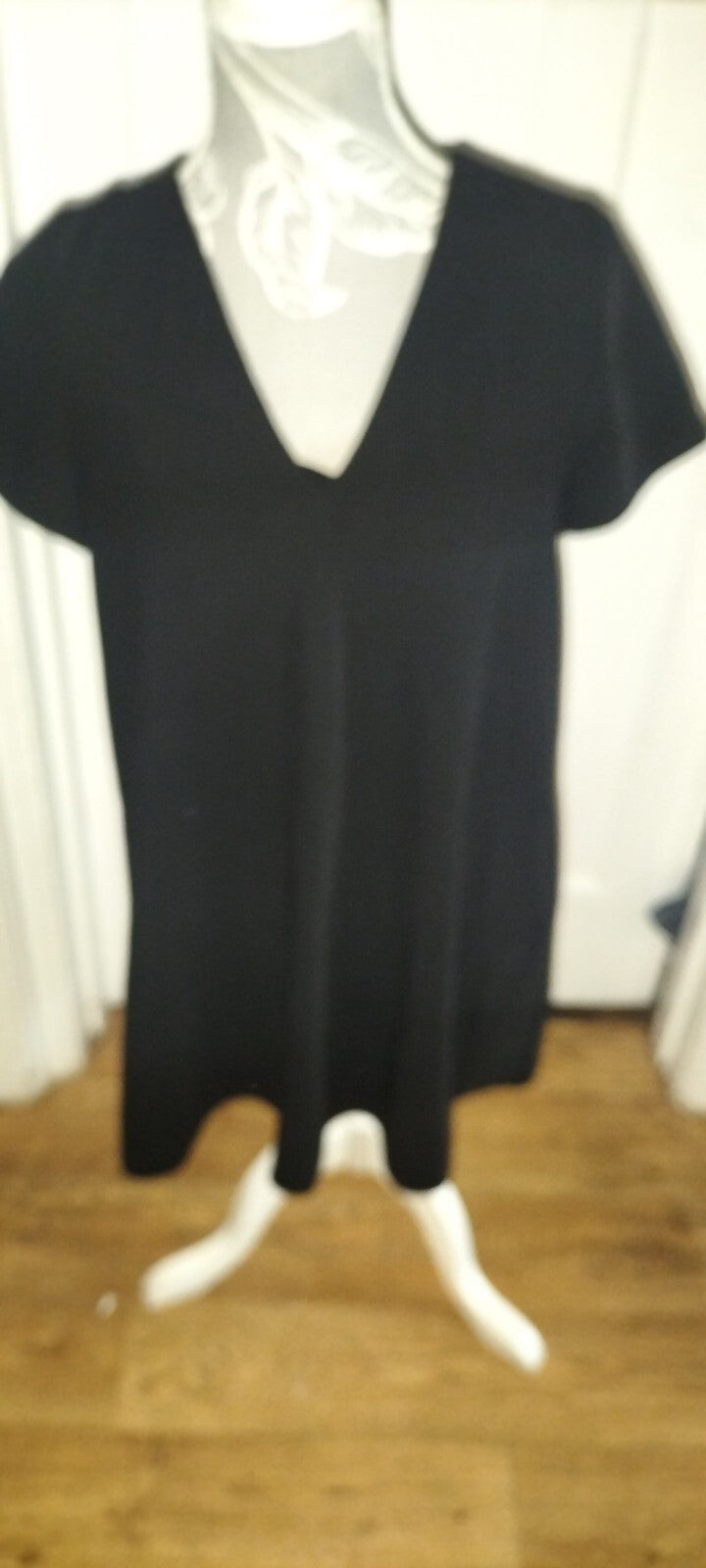 Ladies Zara Size Small Black Short Sleeved Dress
