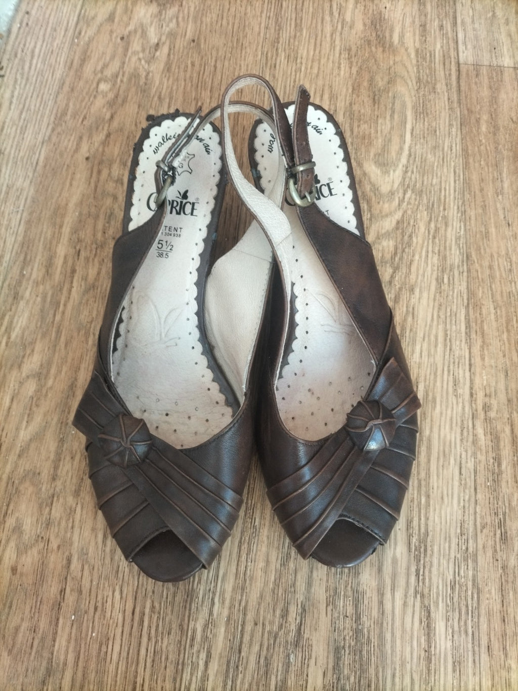 Ladies Caprice Size 5.5 Brown Small Heel Slip On Sandel