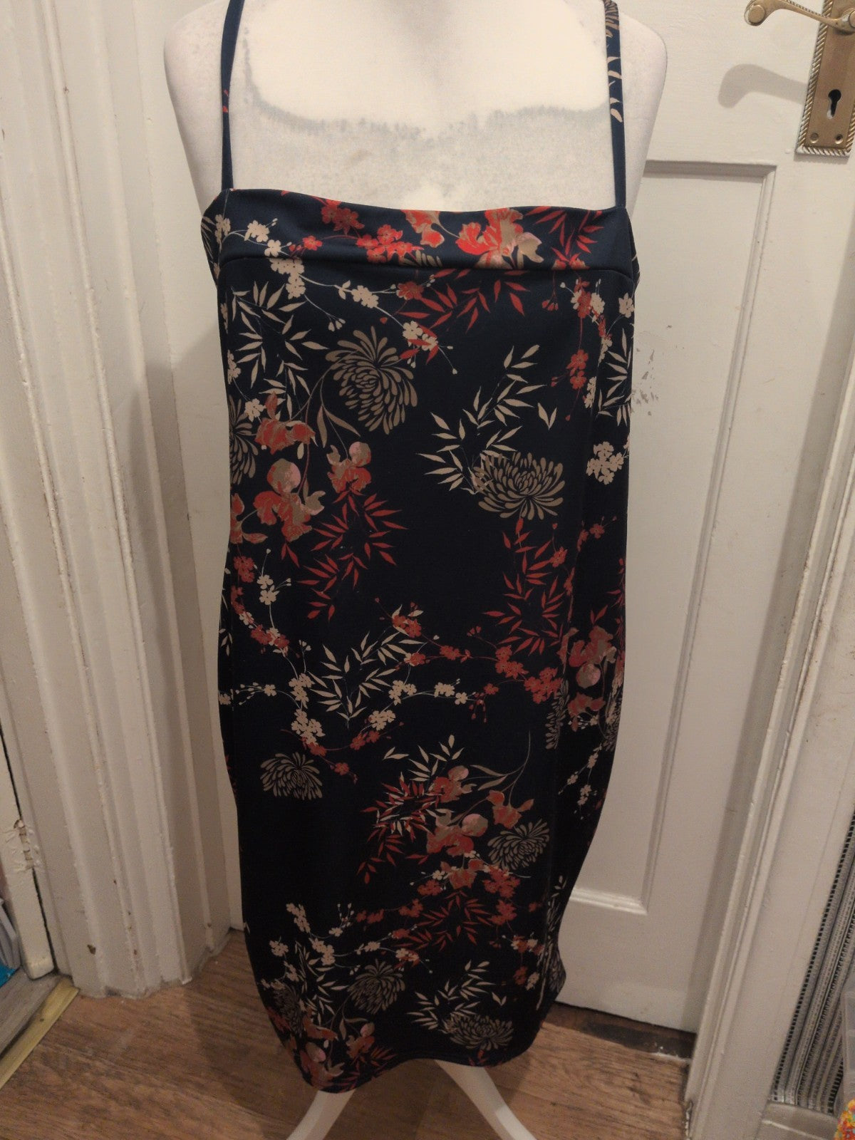 Ladies Size Large Sleeveless Floral Knee Length Dress