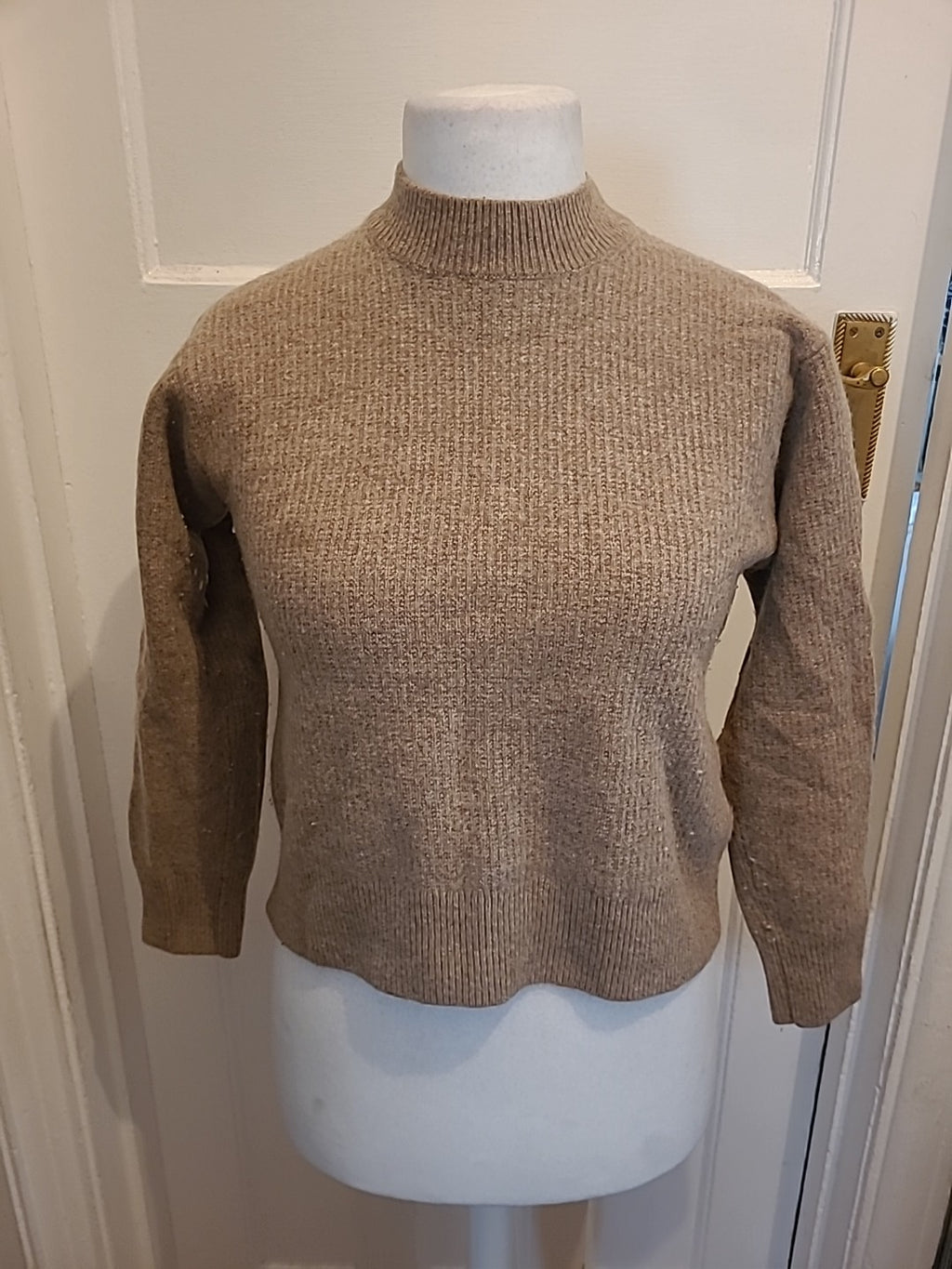 Ladies Uniqlo Size Small Beige/Brown Pullover Jumper