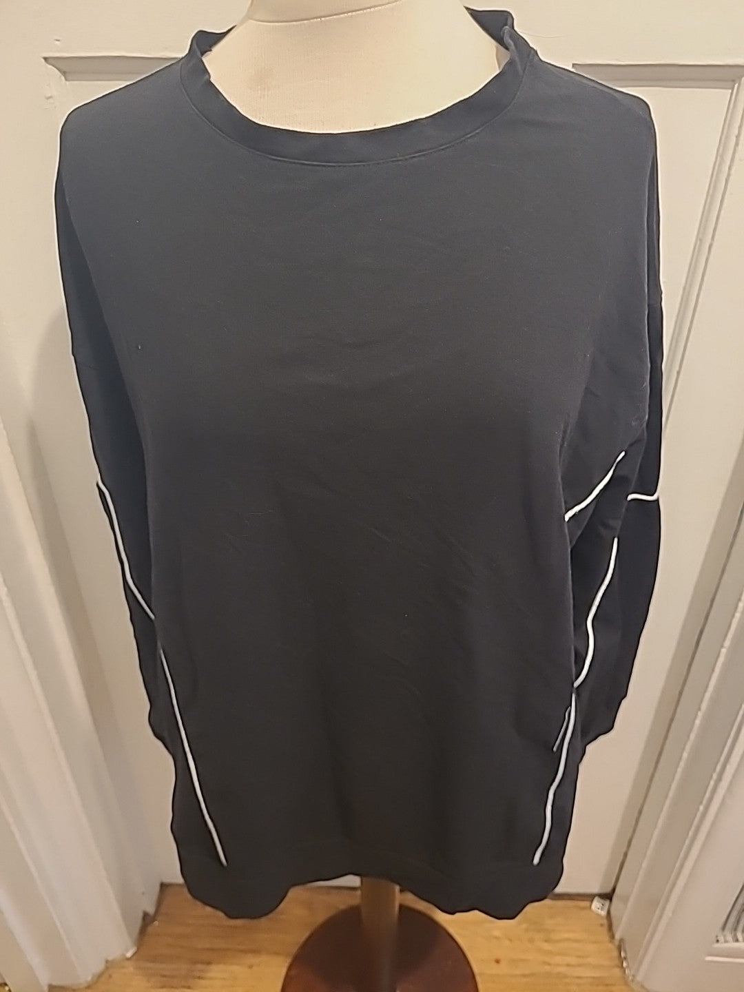 Mens Diverse Size Large Black Long Sleeve Top
