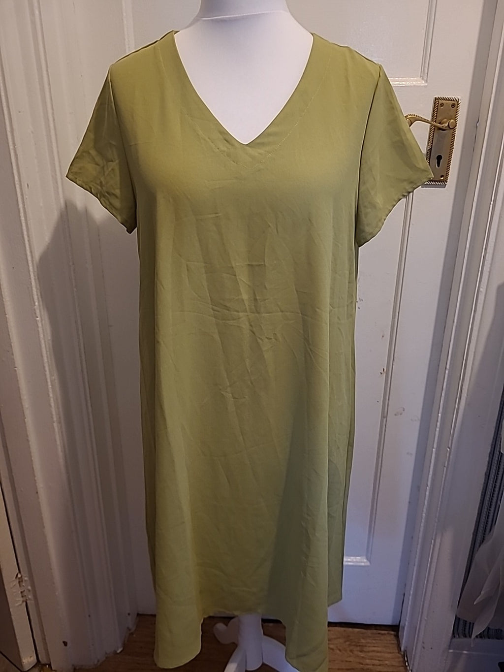 Ladies Size Large Sage V Neck Short Sleeved A-Line Dress
