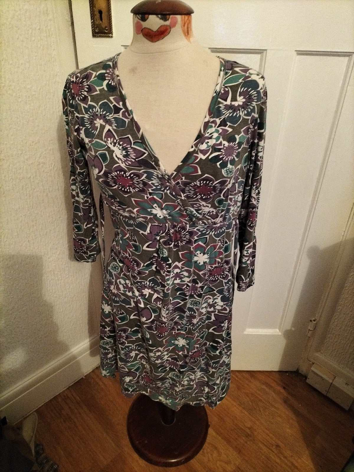 Ladies Mantaray Size 8 Purple And Green Floral Long Sleeved Dress