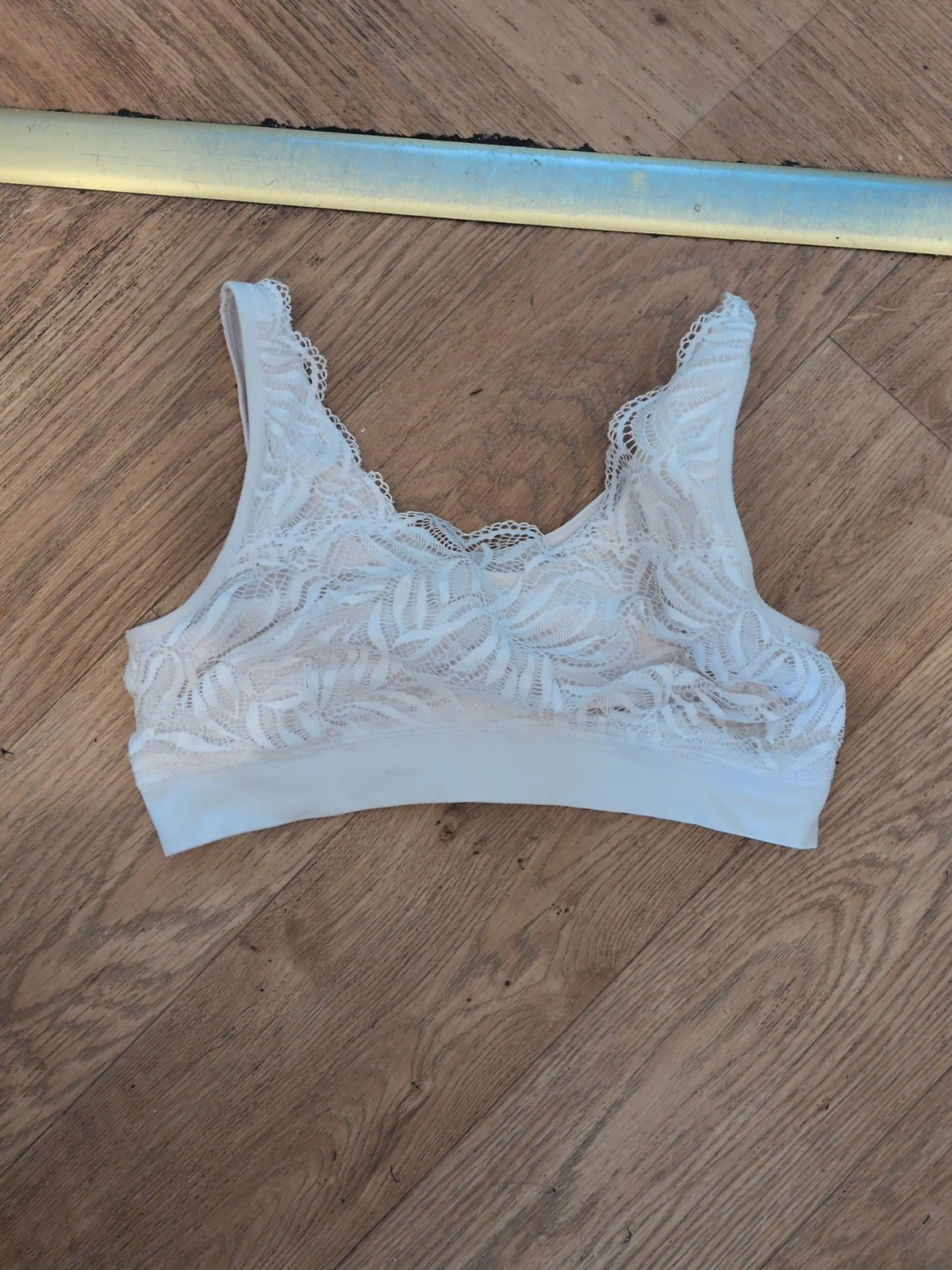 George Large White Floral Lace No Pad No Wire Bralette
