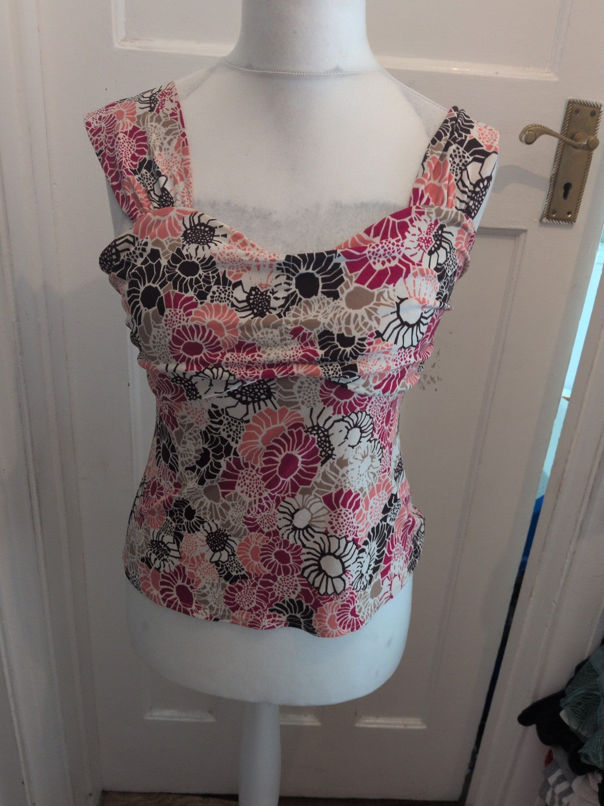 Kaliko 12 Pink/Red/Beige Sleeveless Blouse Top