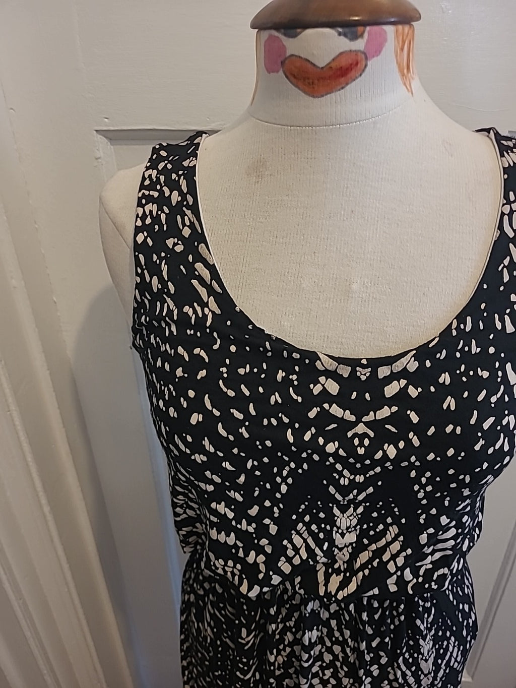 Ladies M/L Black Beige Sleeveless Long Dress
