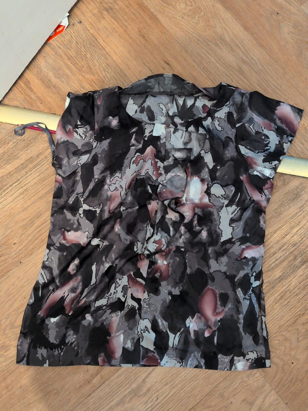 Episode 8 Black Grey Pink Floral Short Sleeve Blouse