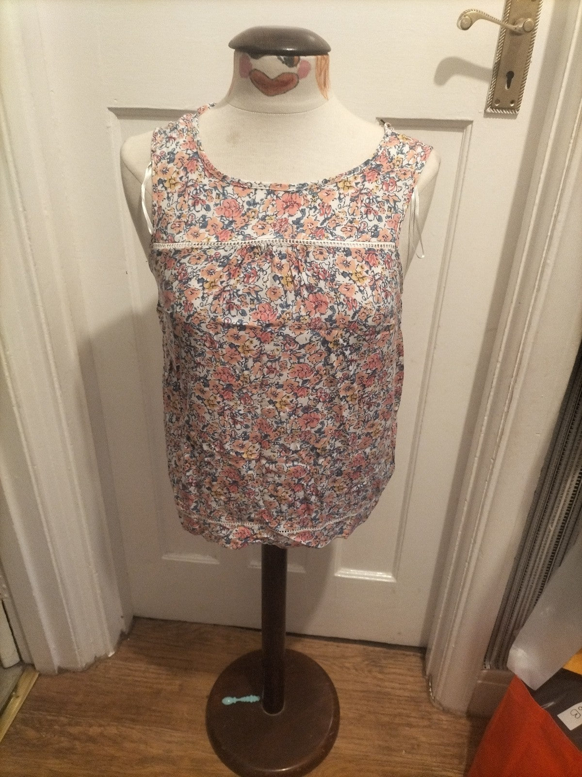 Ladies F&F Size 8 Multicoloured Floral Sleeveless Tank Tshirt
