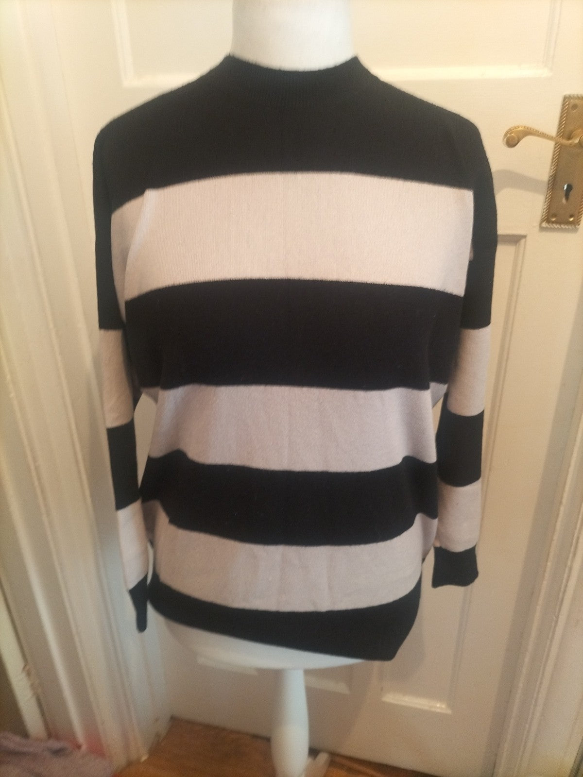 Ladies George Size 8-10 Black And Grey Long Sleeved Jumper