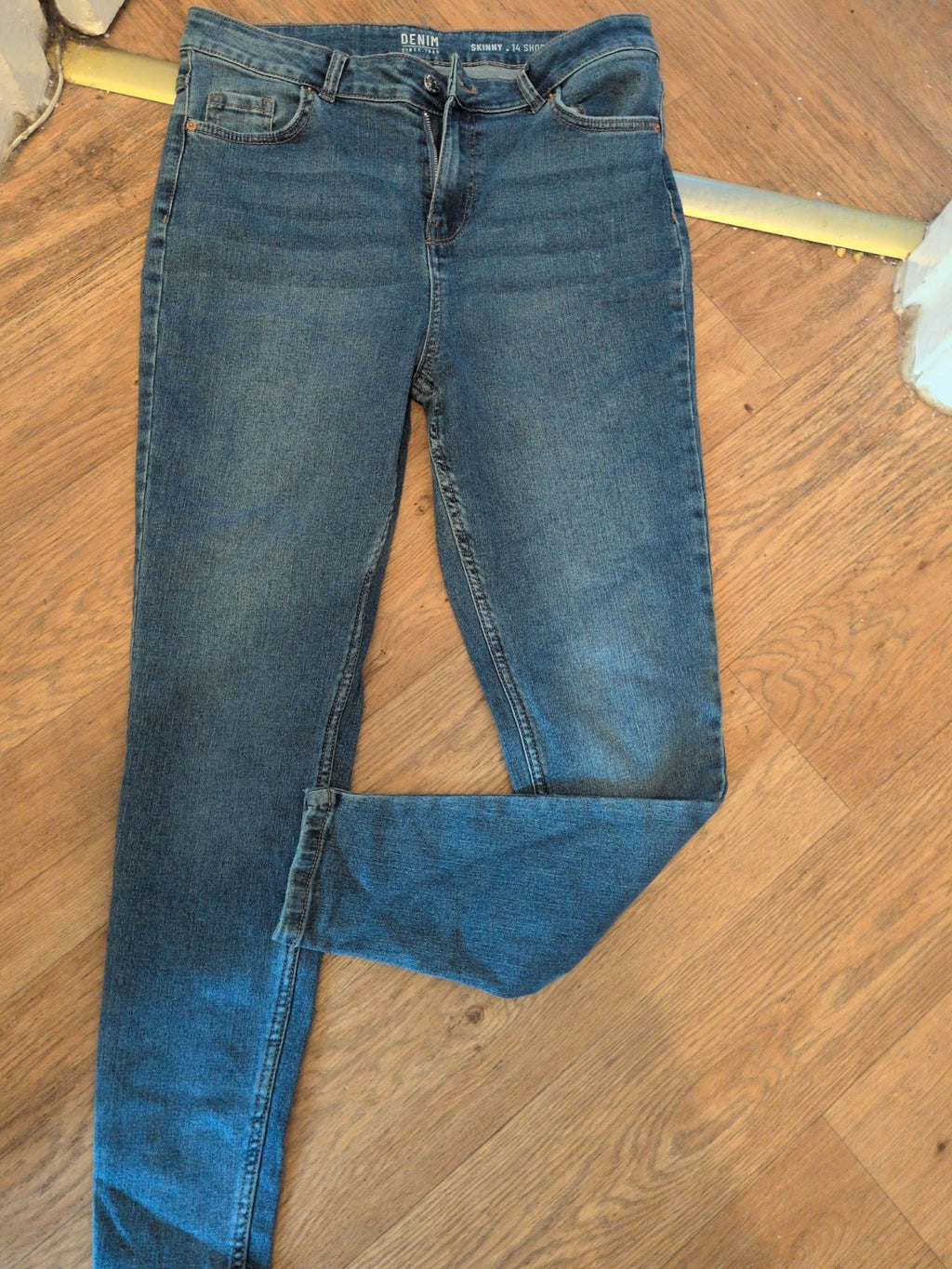 Ladies Denim Size 14 Short Skinny Jeans