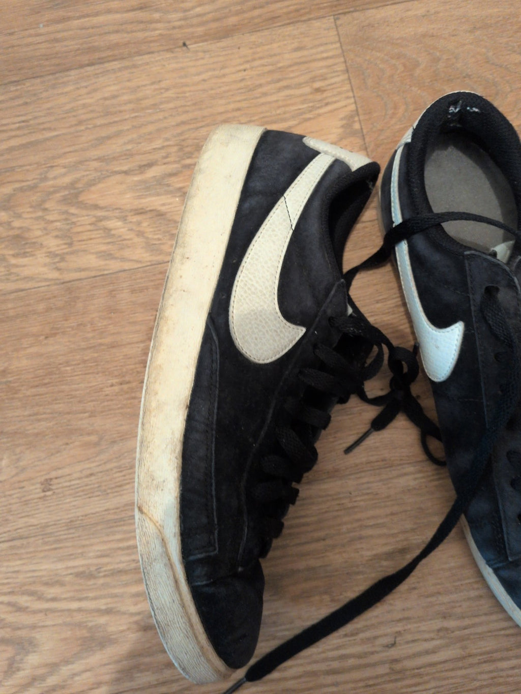 Mens Nike UK 7 Black Trainers Needs A Clean