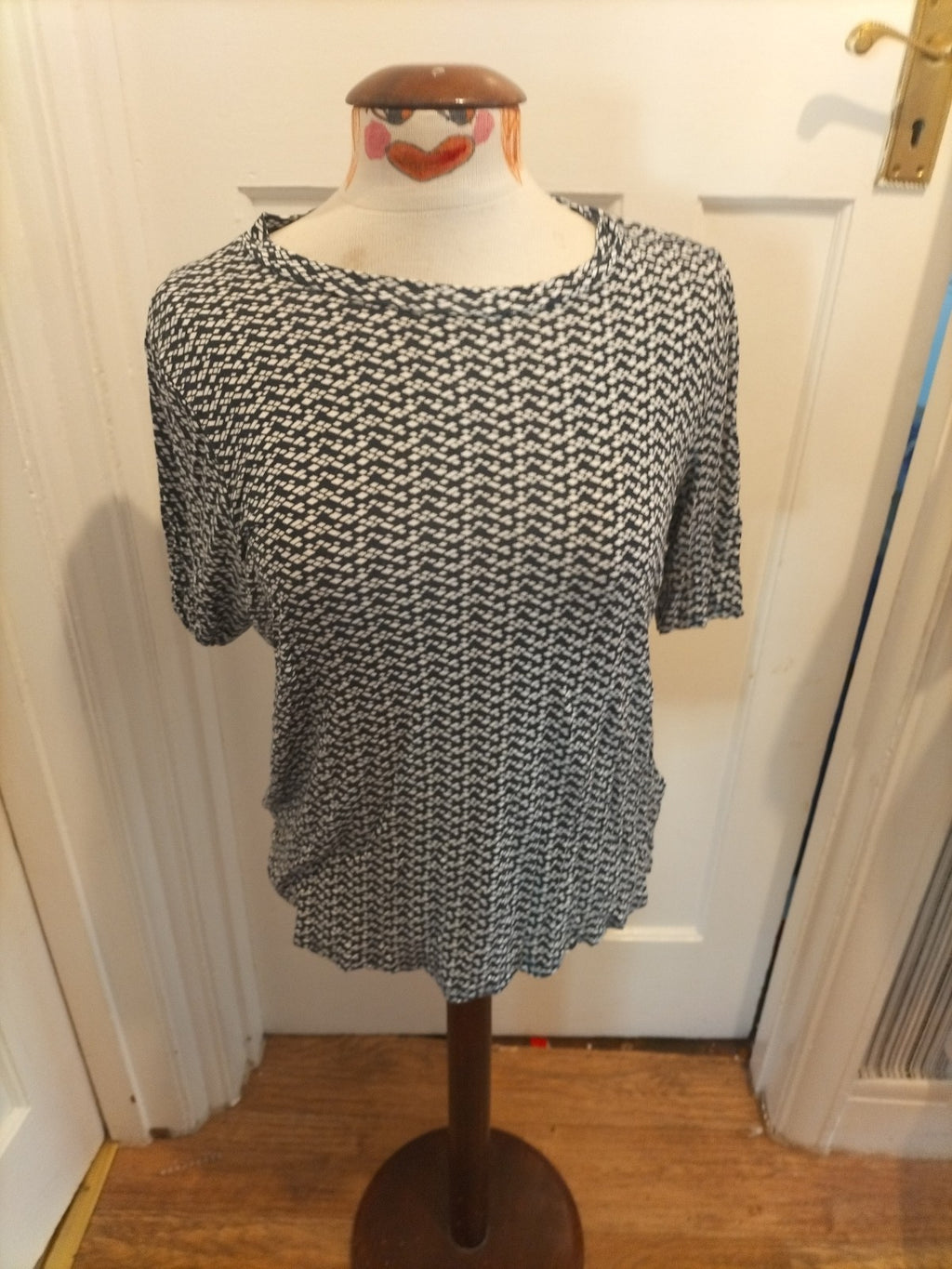 Ladies Marks And Spencer Size 14 Navy And White Diamond Pattern Short Sleeved...