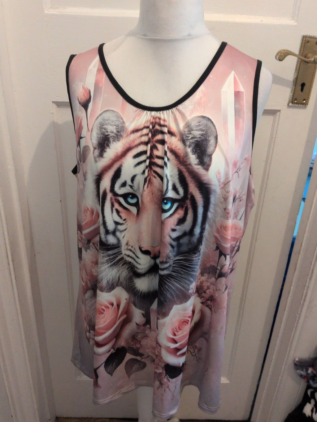 Ladies 3XL Multi Tiger Image Print Sleeveless T-shirt