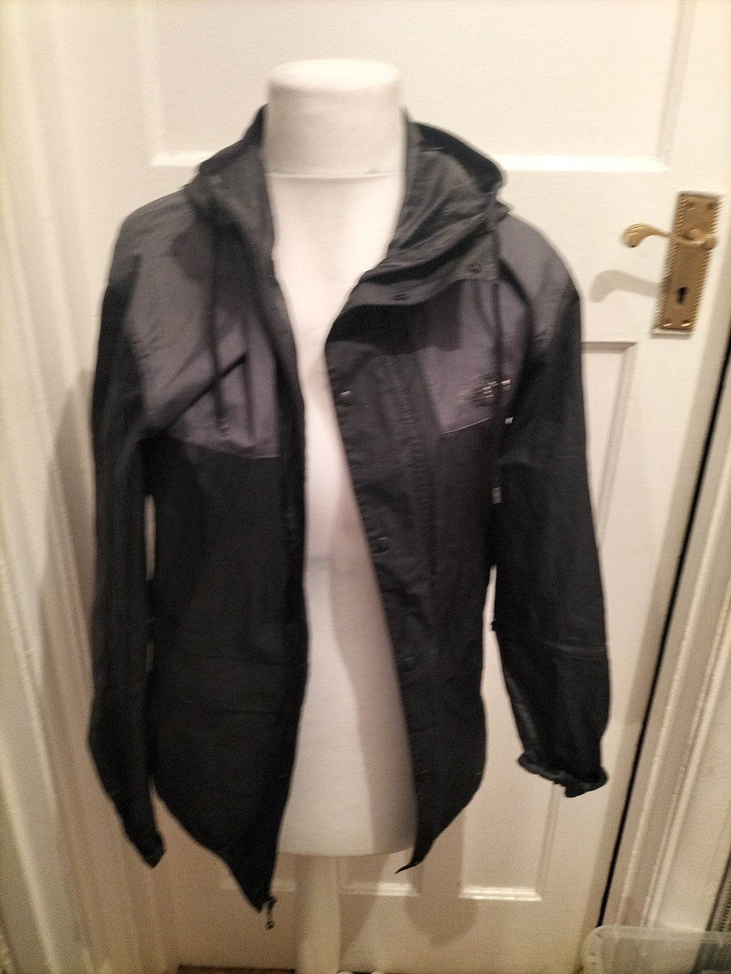 Mens The North Face Size M Black Rain Coat