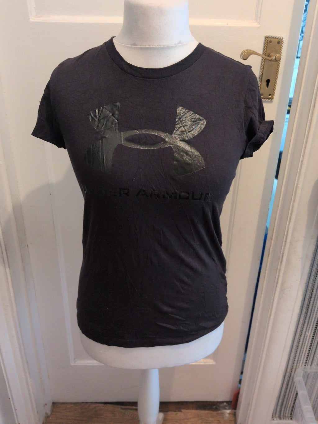 Under Armour XS Loose Black Short Sleeve T-shirt