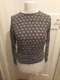 Ladies H&M Size 8 Black And White Spiral Sleeveless Blouse