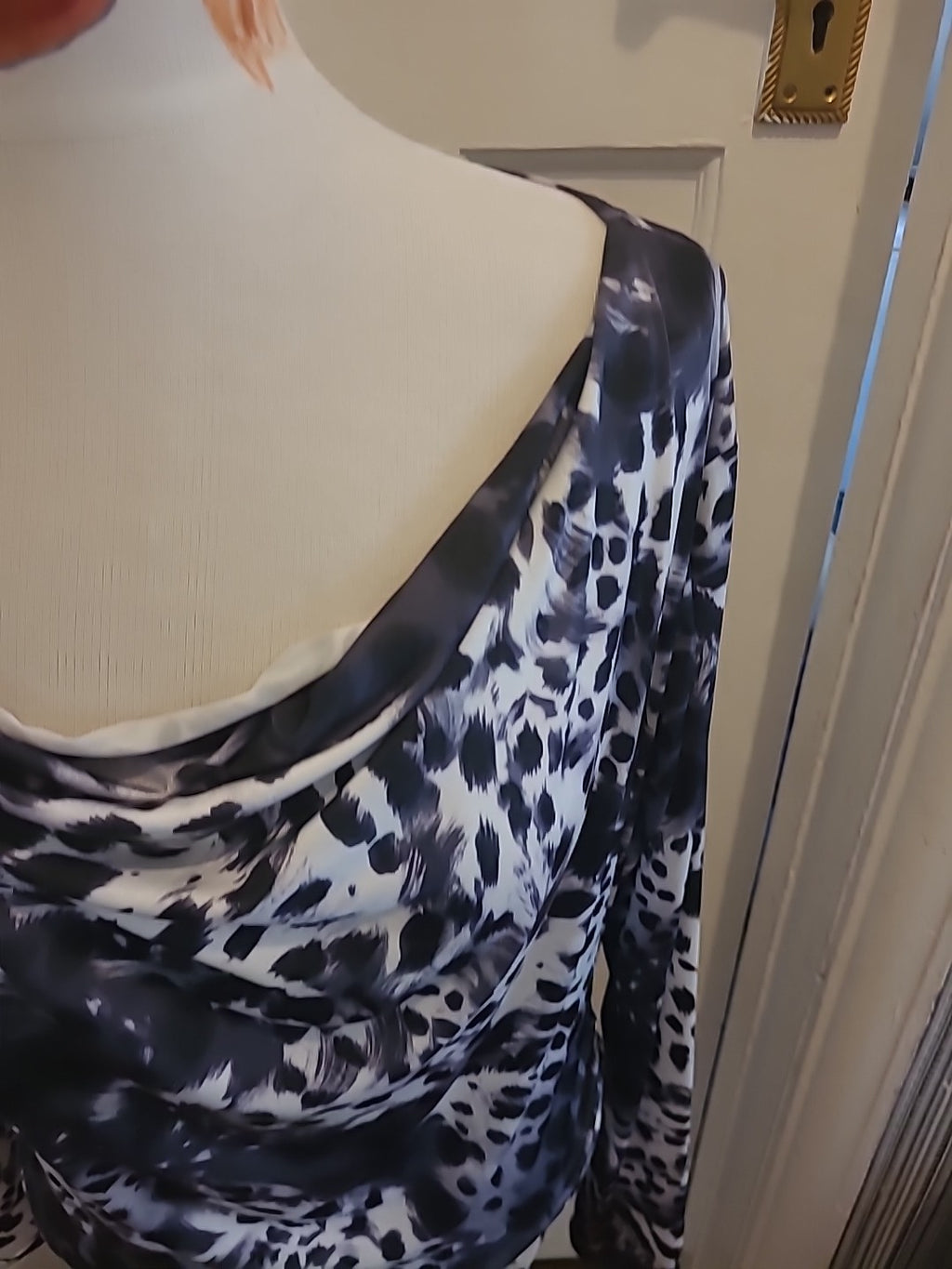 Ladies Jami Size Medium Animal Print Ruched Side Long Sleeved Dress