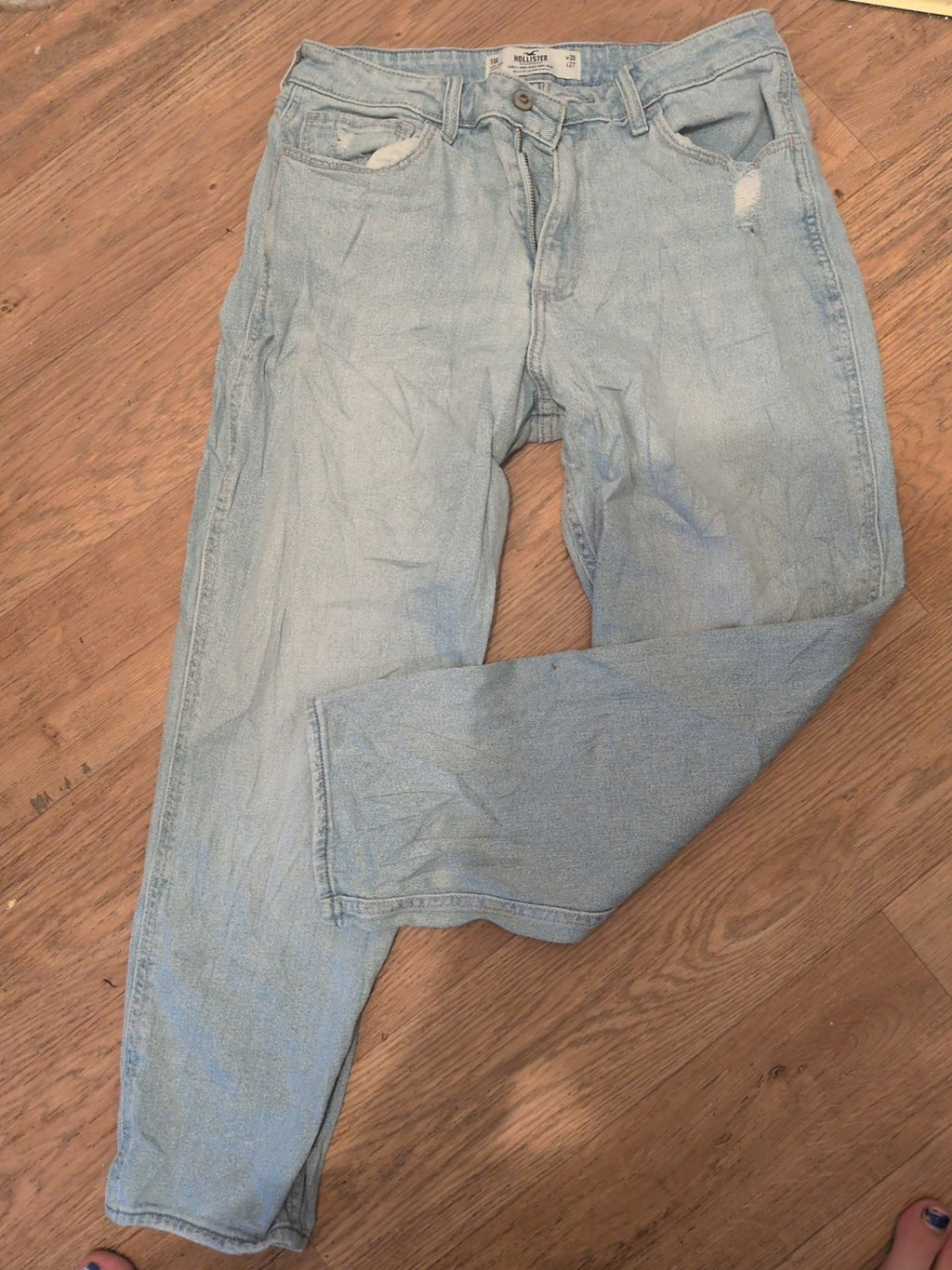 Hollister 30x27 11R Curvy High Rise Mom Jeans