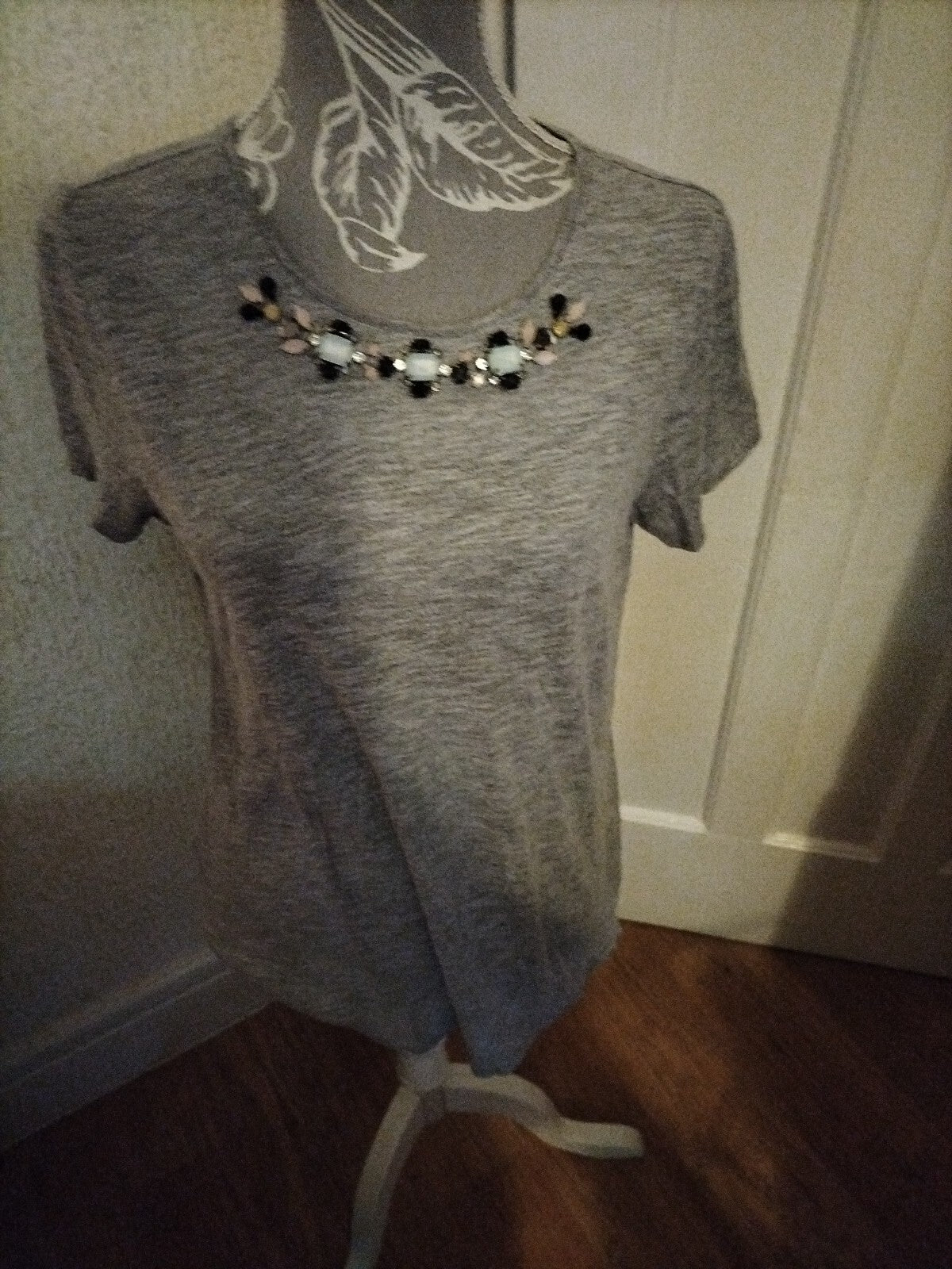Ladies Loft Size Small Grey Short Sleeved Blouse