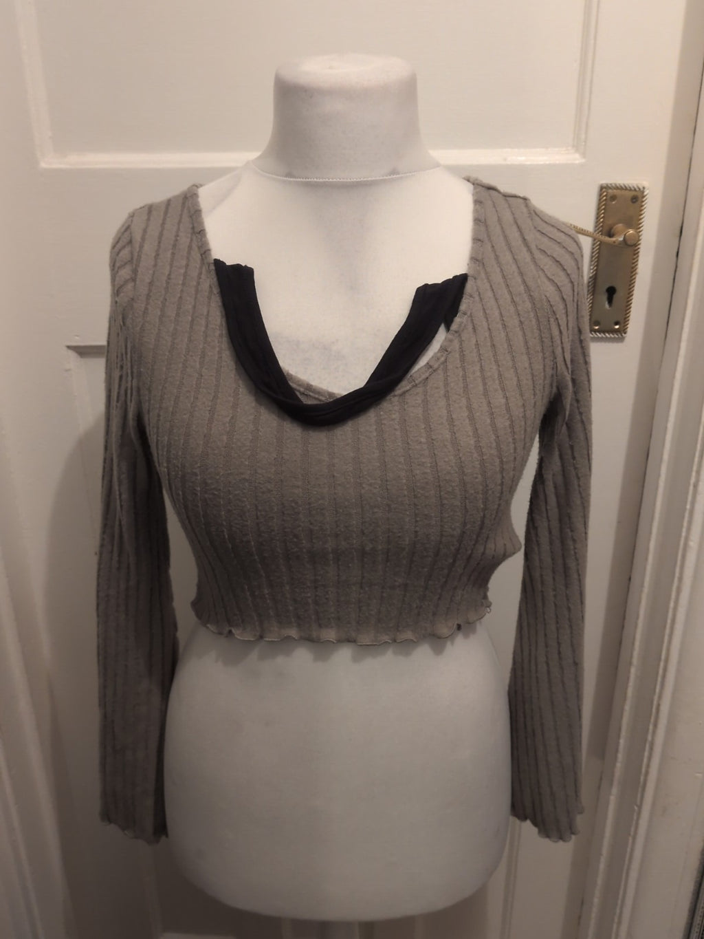 Ladies Shein Size S Grey Ribbed Long Sleeved Crop Top