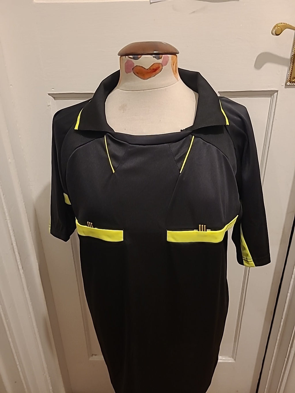 Mens Sport Size 2XL Black/Green Short Sleeved Tshirt