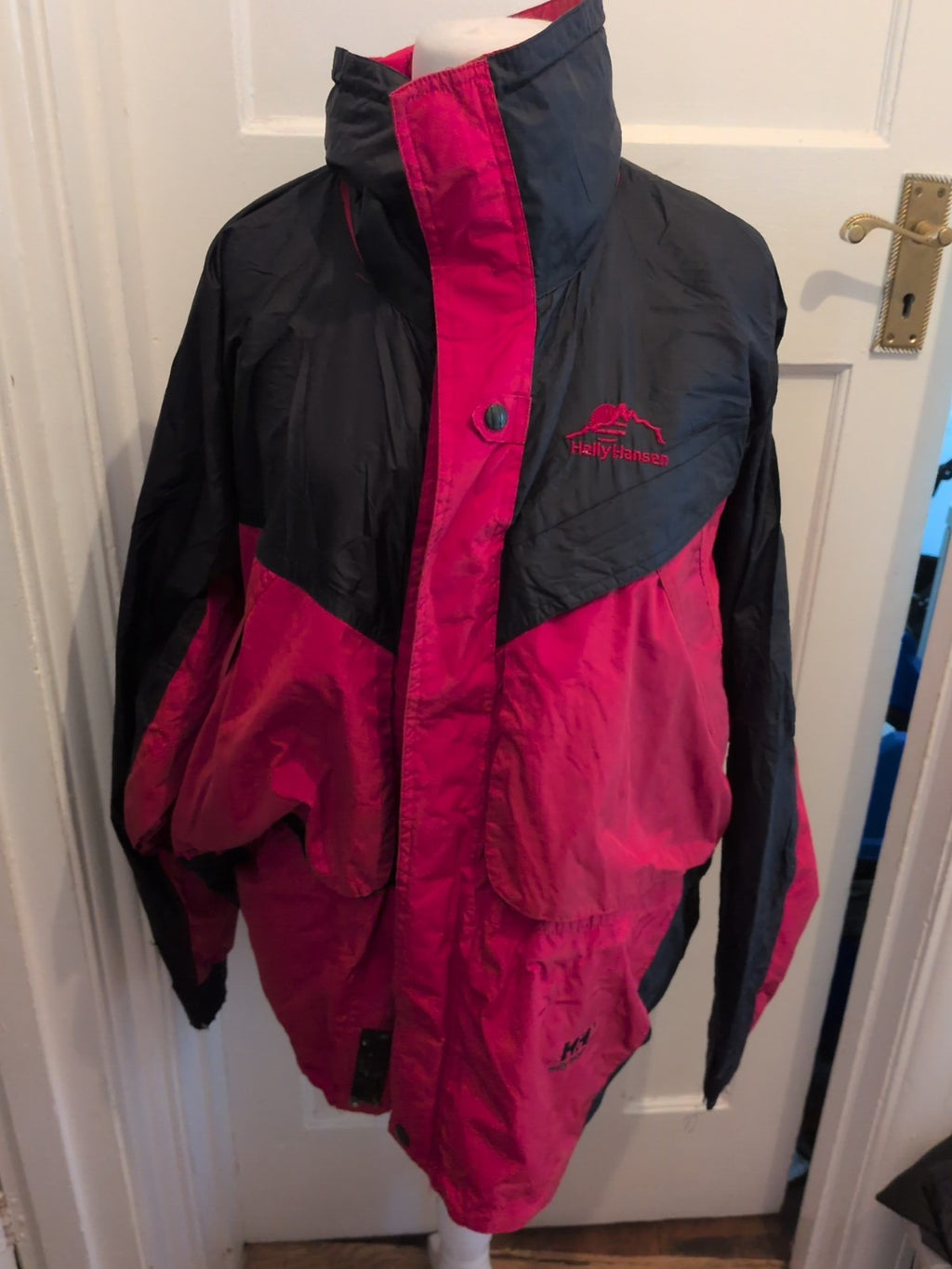 Helly Hansen Large Black And Red Jacket Coat