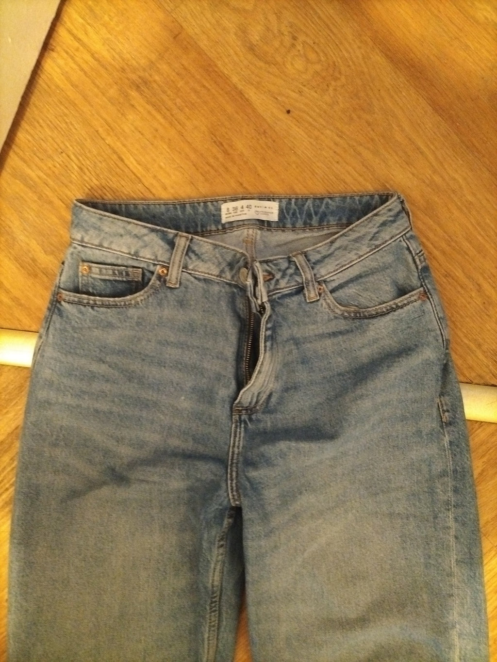 Ladies Denim&Co Size 8 Denim Slight Flare Jeans