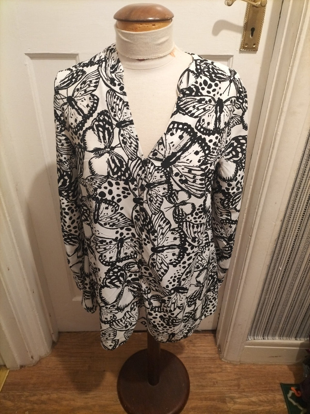 Ladies Bonmarche 10 White/Black Long Sleeved Blouse