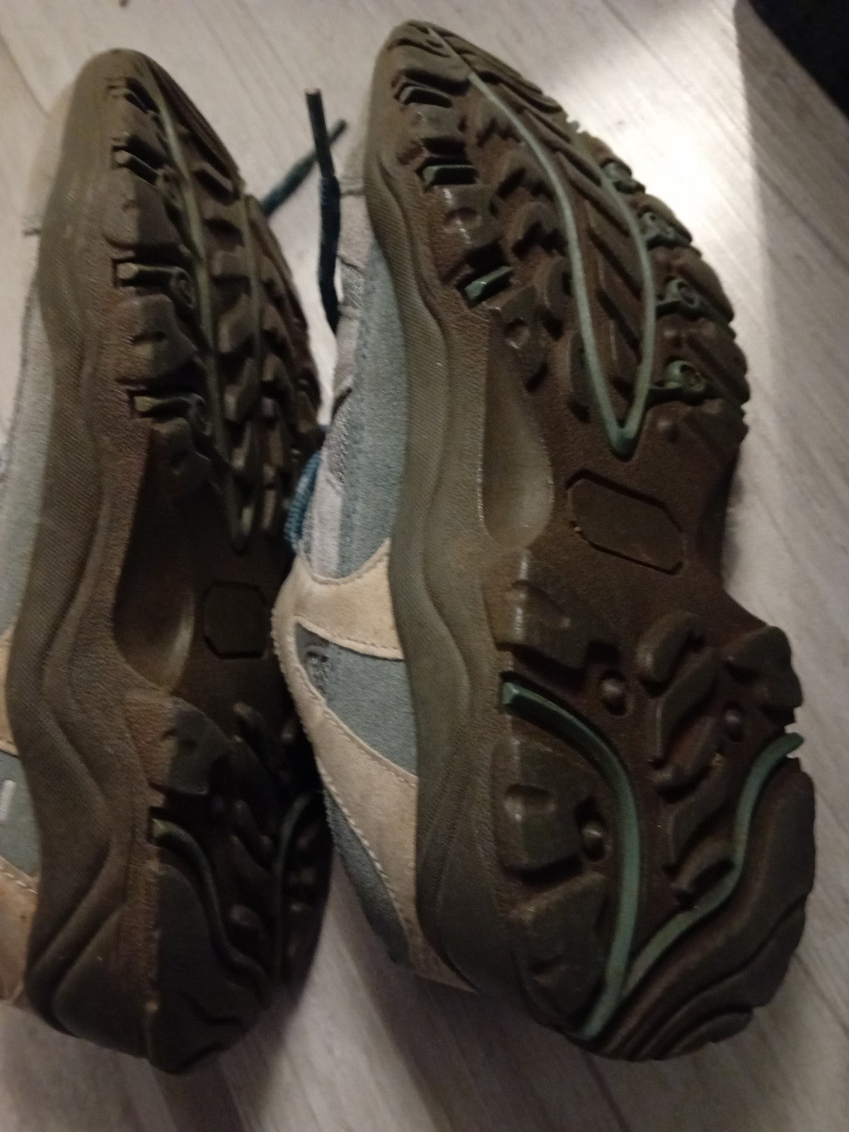 Ladies Mountain Life Trainers Size 4 Beige Free Delivery