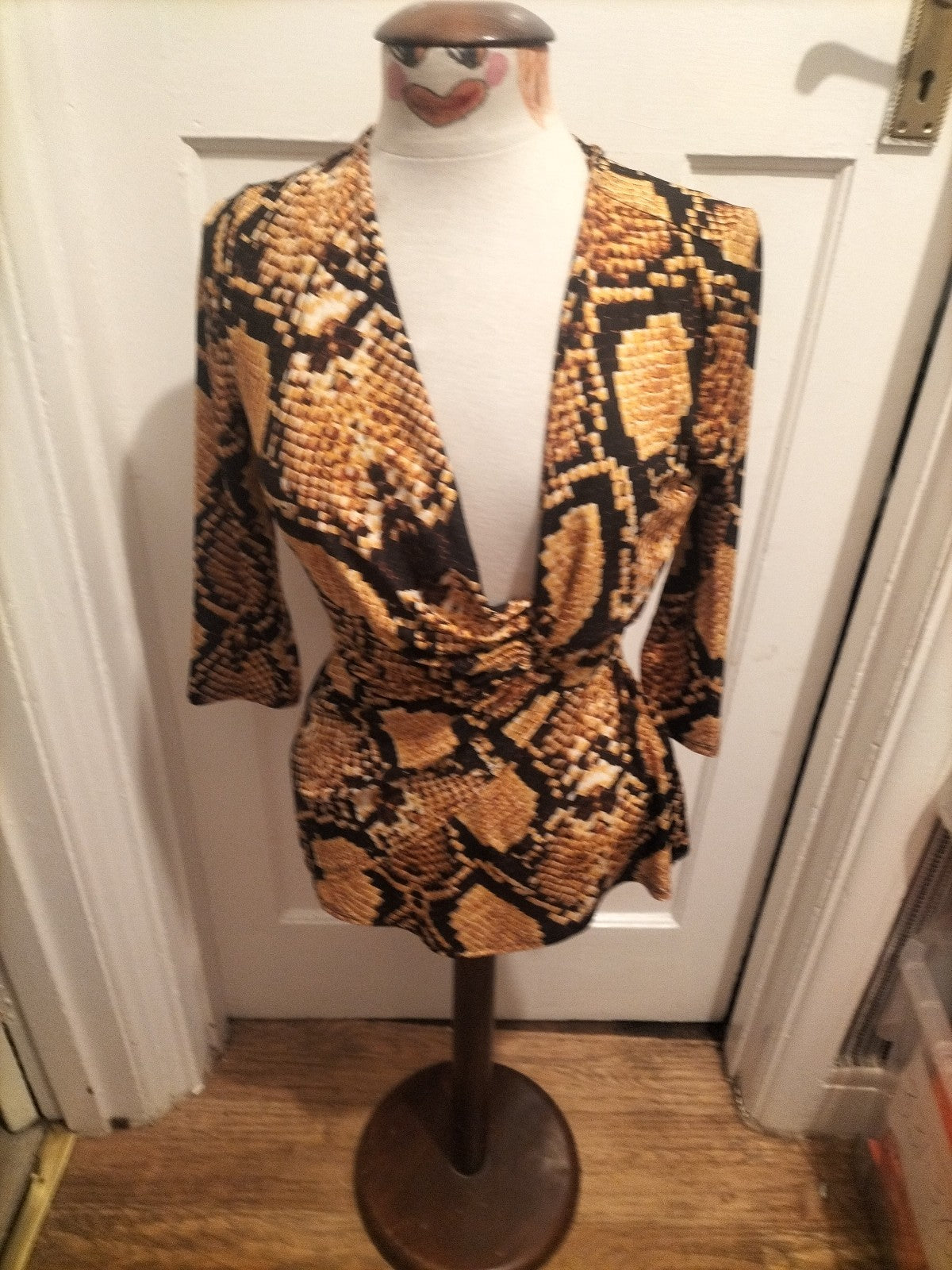 Ladies Star By Julien Mcdonald Size 10 Gold/Black Long Sleeved Blouse
