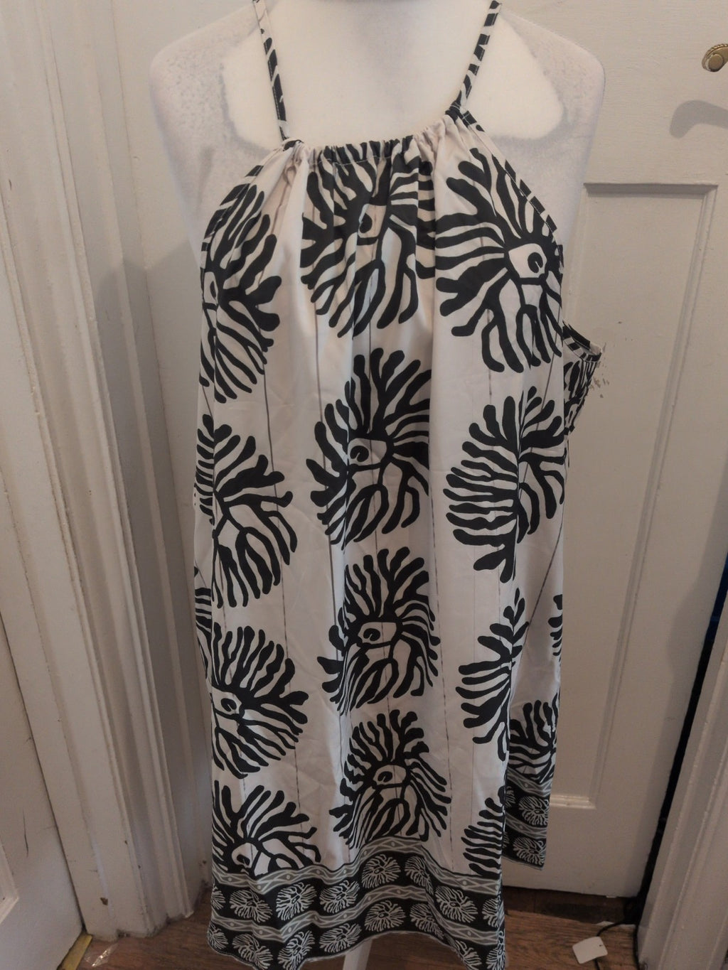 Shein 4XL Black And Ivory Sleeveless Blouse