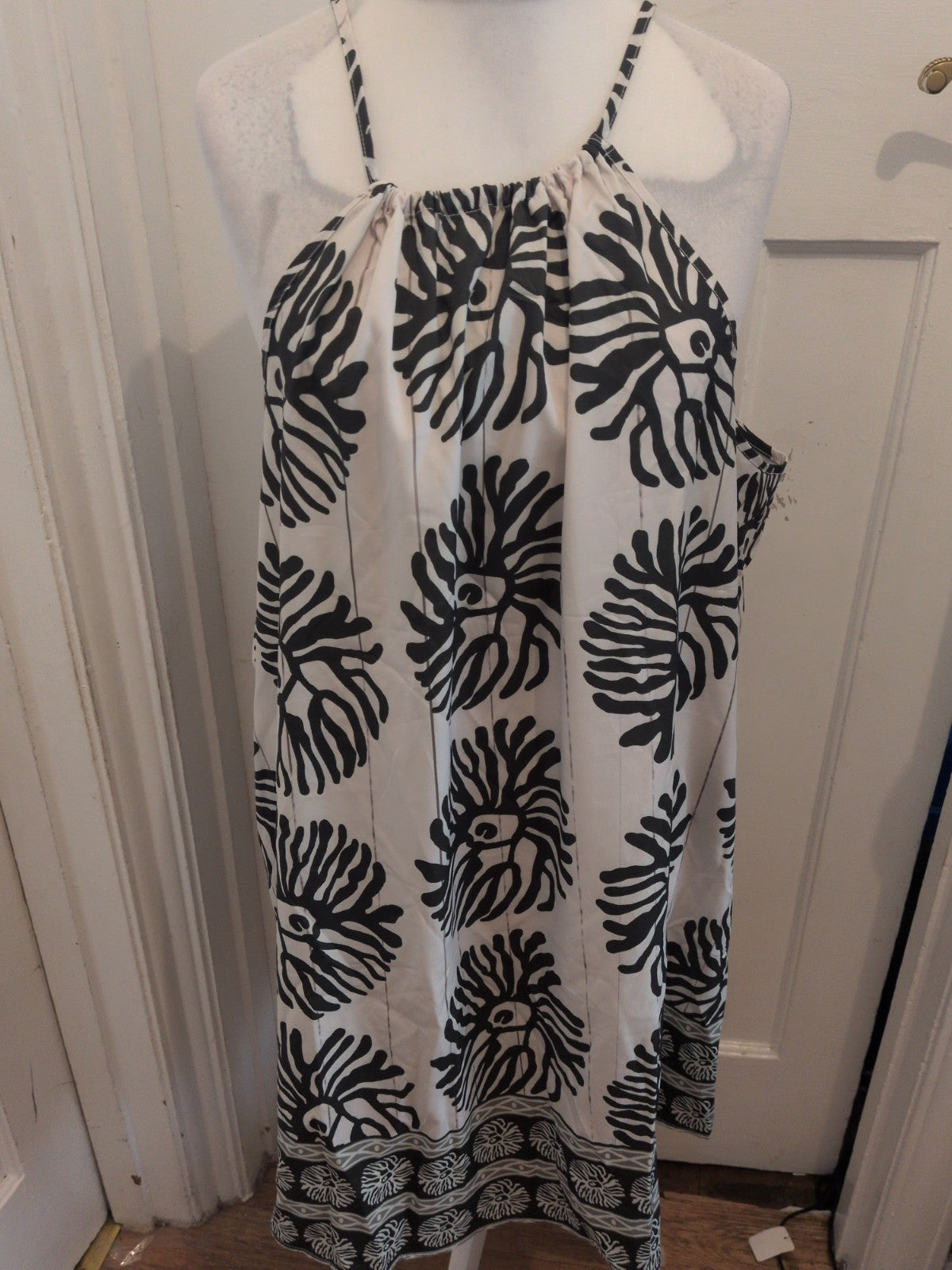Shein 4XL Black And Ivory Sleeveless Blouse