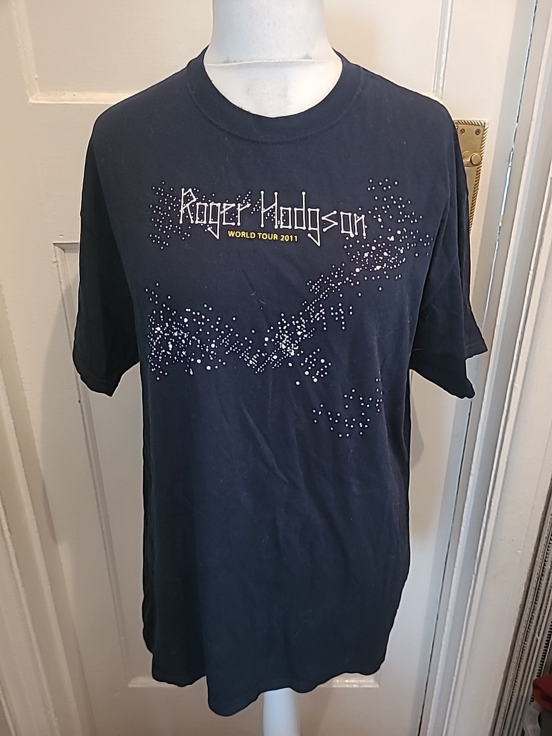 Mens Fruit Of The Loom Size XL Black Rodger Hodgson Tshirt