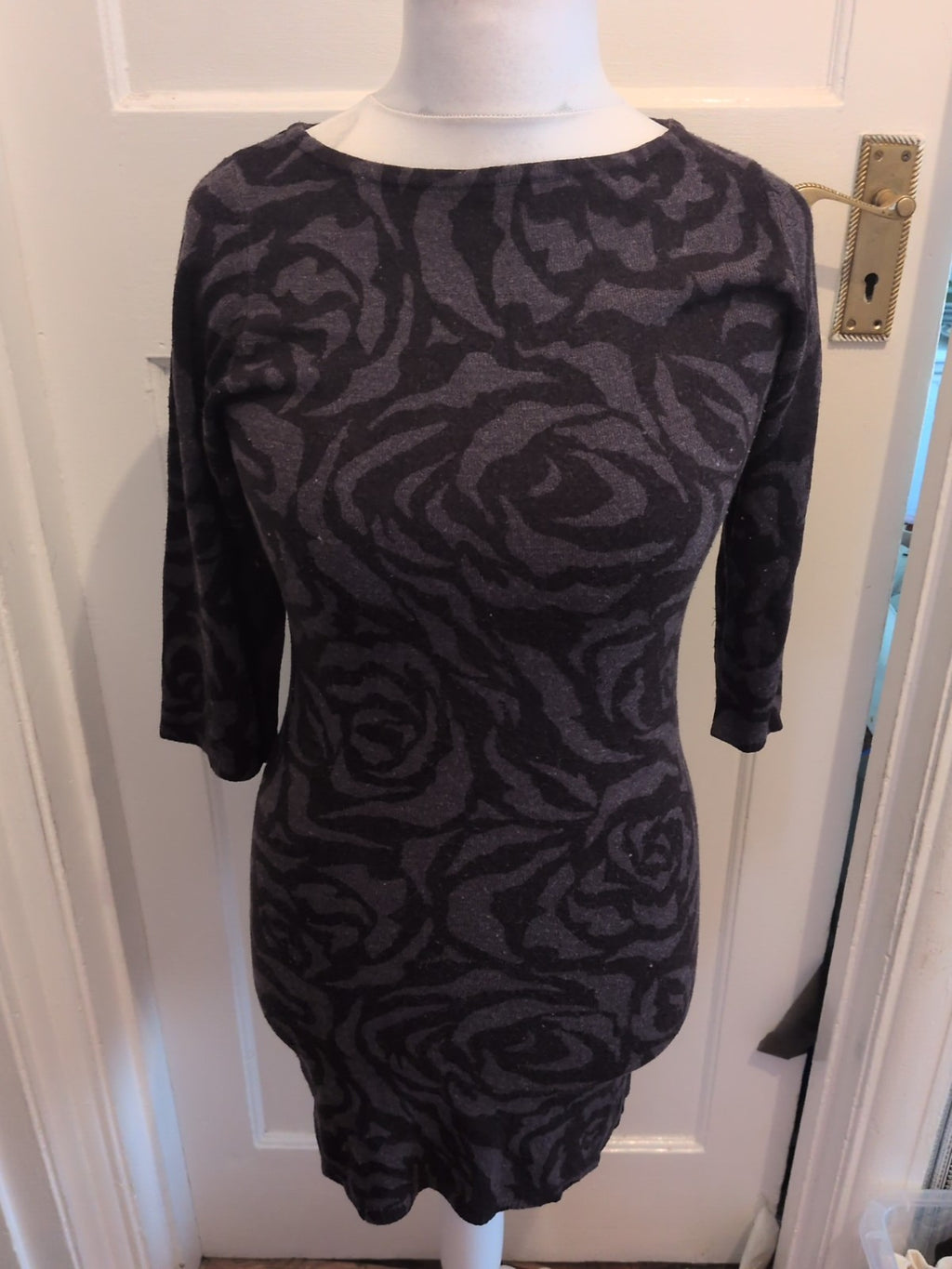 Ladies Marks And Spencer Size 8 Grey Mix Half Sleeved Dress