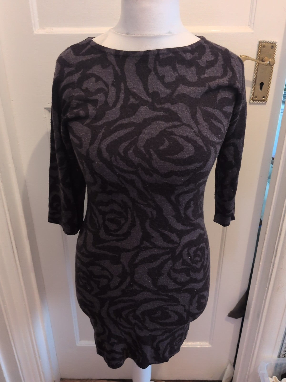 Ladies Marks And Spencer Size 8 Grey Mix Half Sleeved Dress