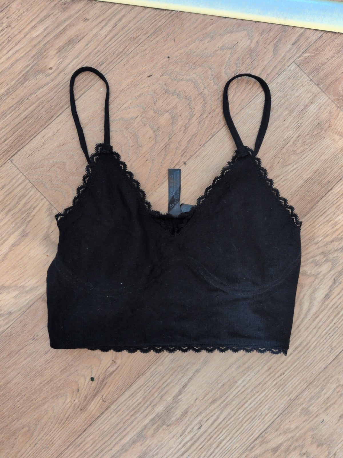 Primark 12/14 Black Frill Hem Bralette
