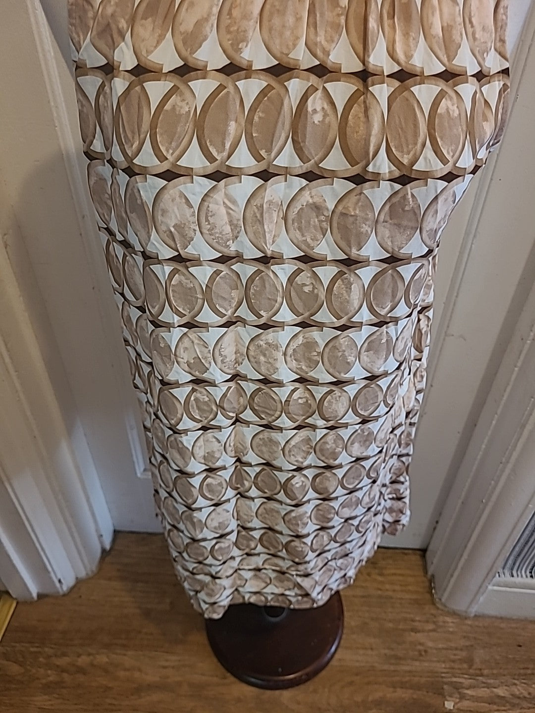 Ladies Size Medium Beige White Sleeveless Dress