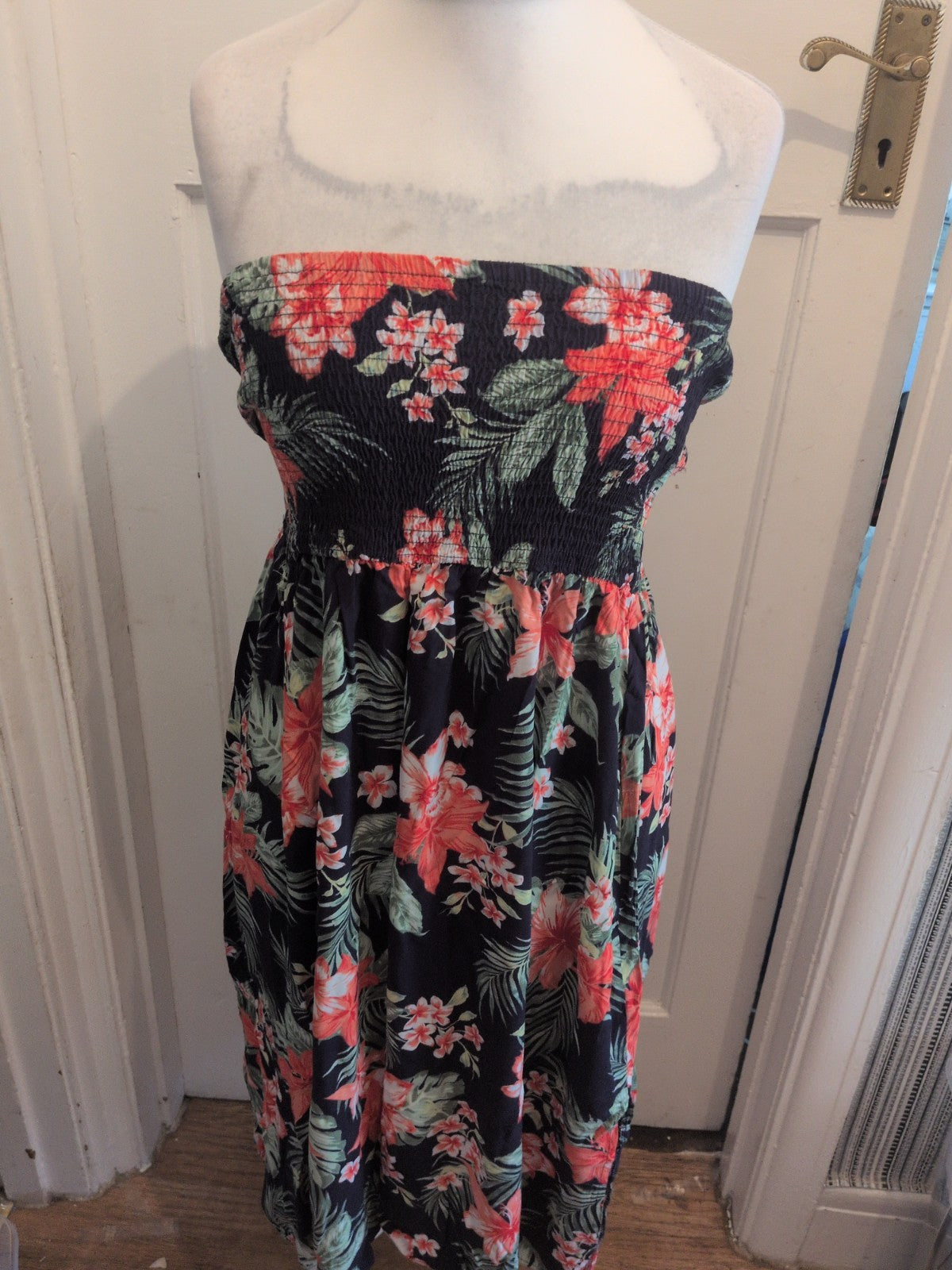 Ladies Bonmarche Strapless Dress Size 20 Navy Floral