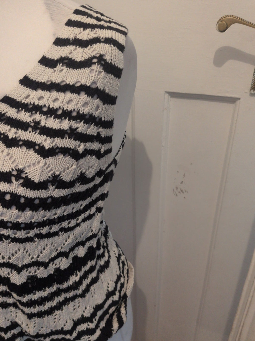 F&F Medium Navy White Knit Sleeveless Top